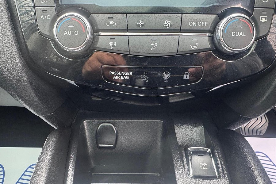 2014 Nissan Qashqai photo 14