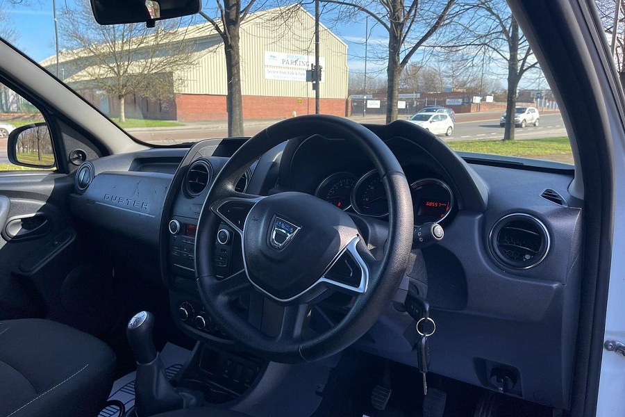 2017 Dacia Duster photo 14