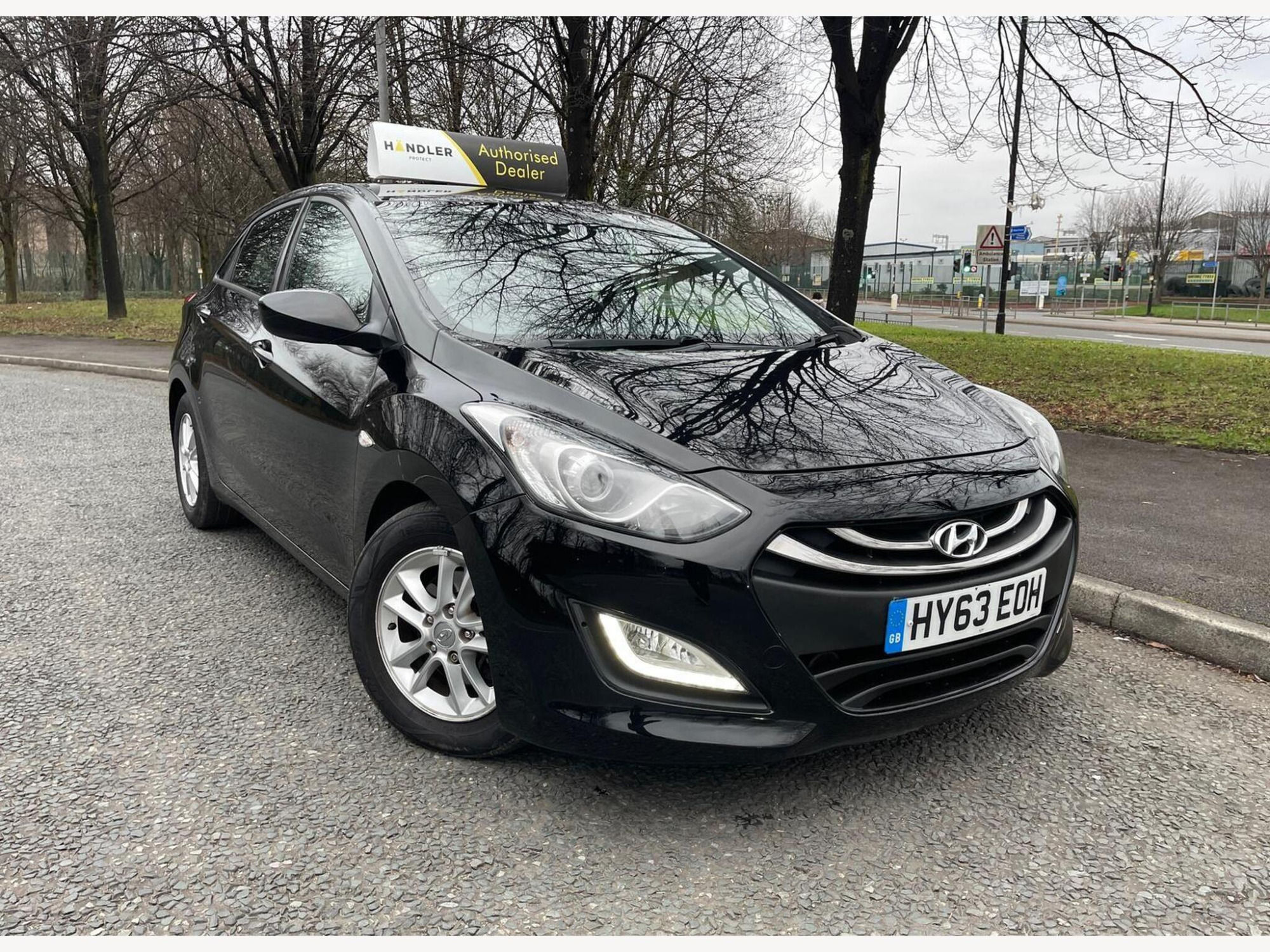 2013 Hyundai i30 1.6 CRDi Active Auto Euro 5 5dr for sale at Bros Motors
