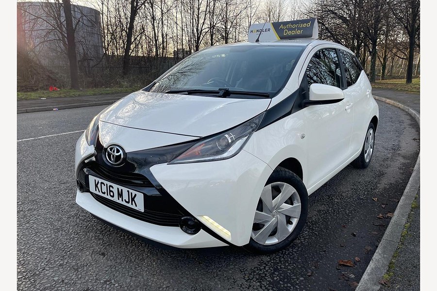 2016 Toyota AYGO photo 9