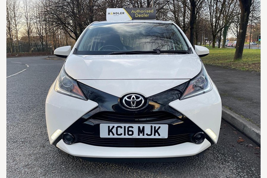 Toyota AYGO photo 2
