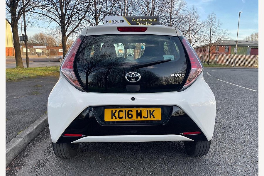 2016 Toyota AYGO photo 5