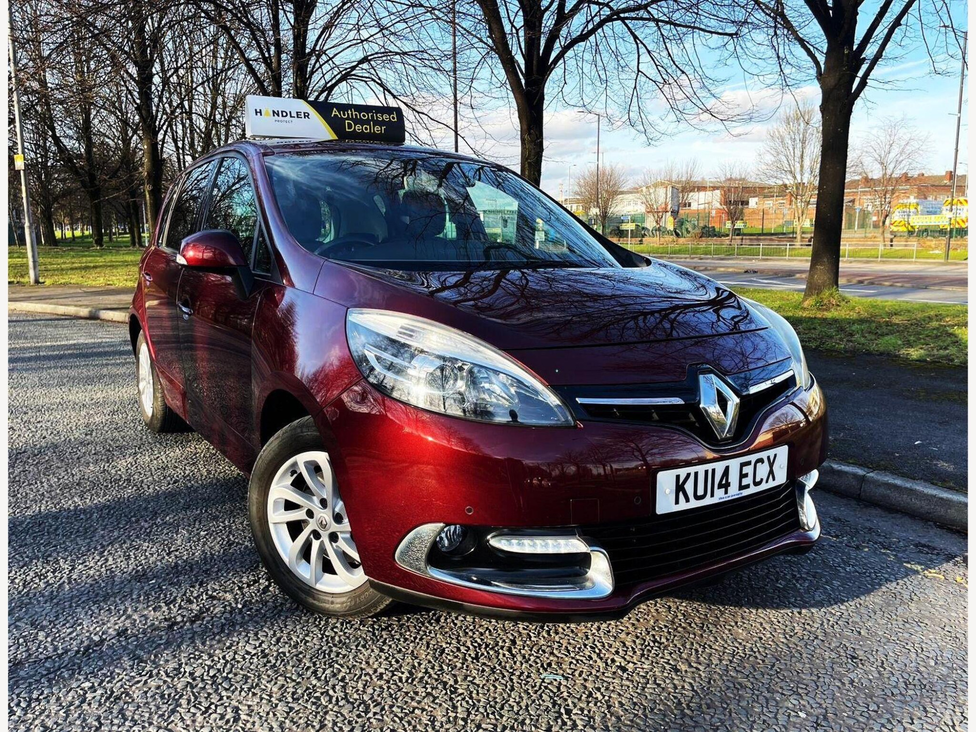 2014 Renault Scenic 1.5 dCi Dynamique TomTom MPV 5dr Diesel EDC Euro 5 (110 ps) for sale at Bros Motors
