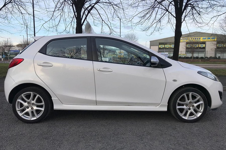 2011 Mazda Mazda2 photo 6