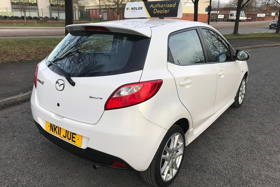 2011 Mazda Mazda2 photo 10
