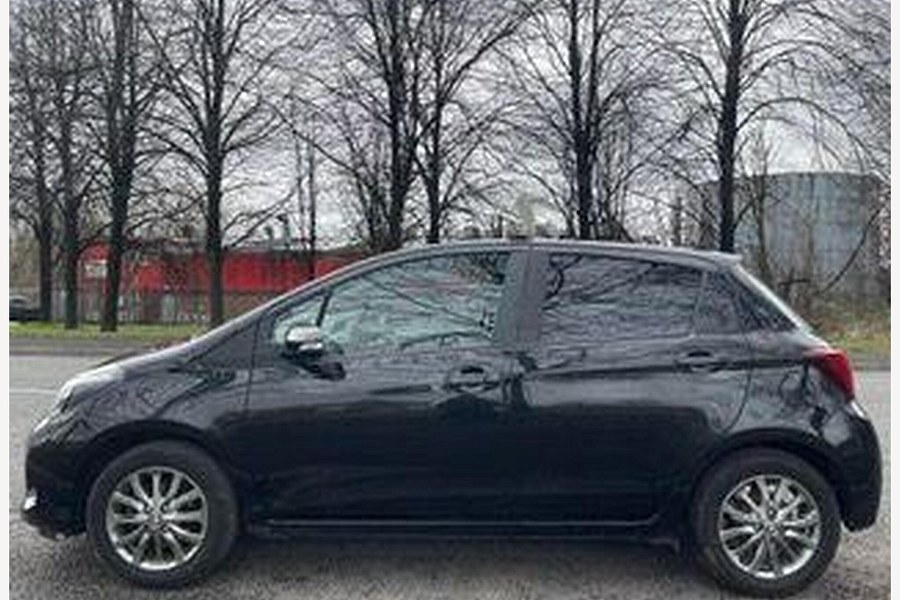 2016 Toyota Yaris photo 10