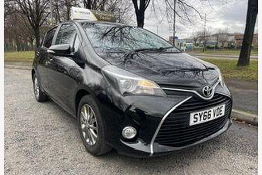 2016 Toyota Yaris photo 4