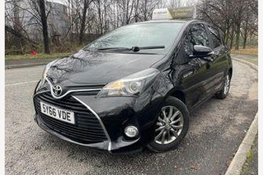 2016 Toyota Yaris photo 3