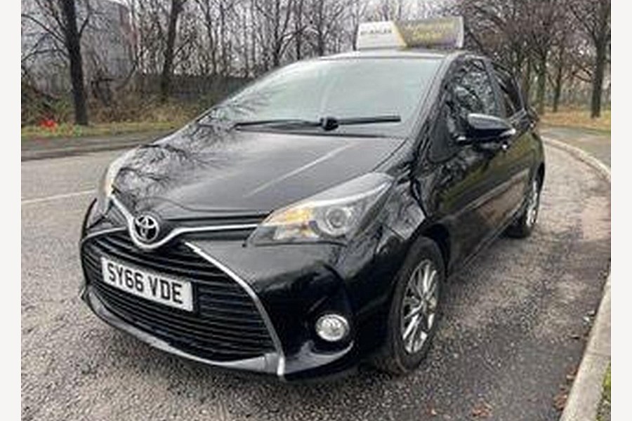 2016 Toyota Yaris photo 5