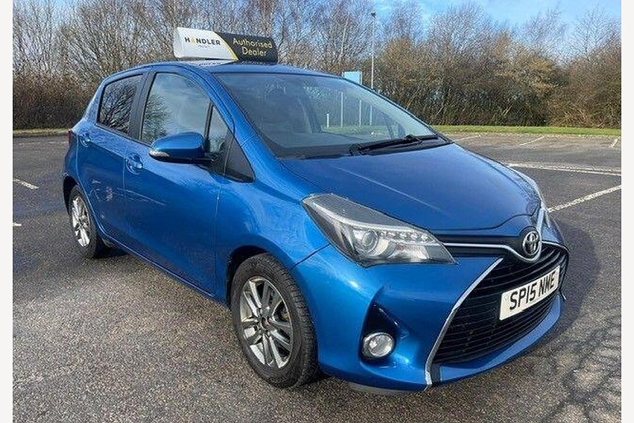 2015 Toyota Yaris photo 4