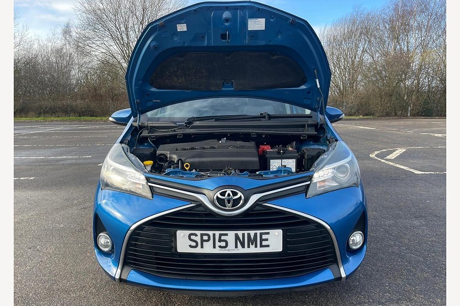 2015 Toyota Yaris photo 10