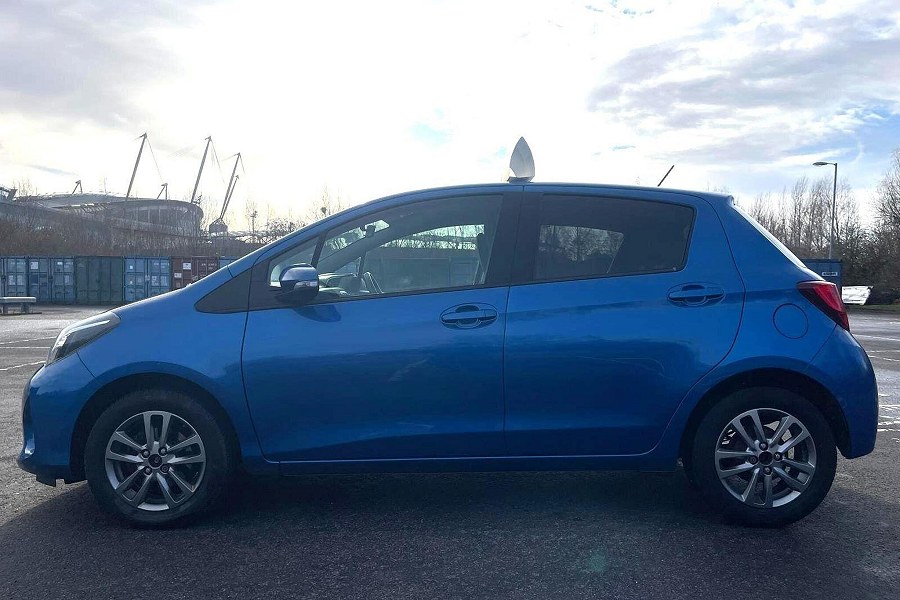 2015 Toyota Yaris photo 12