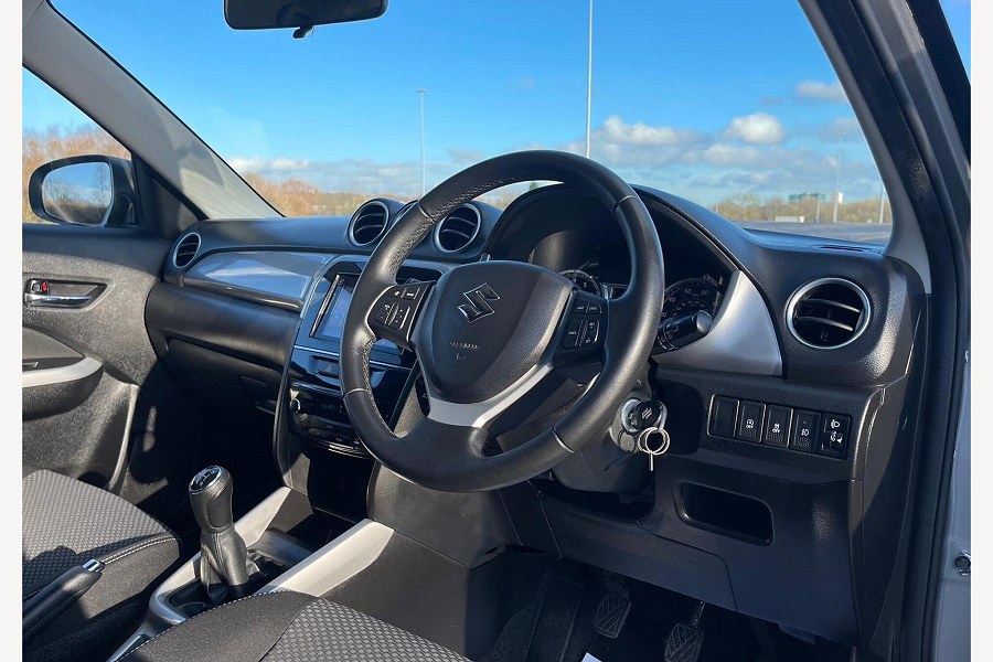 2017 Suzuki Vitara photo 14