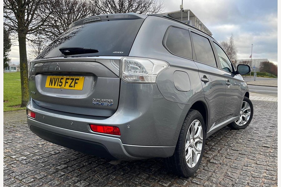 2015 Mitsubishi Outlander photo 12