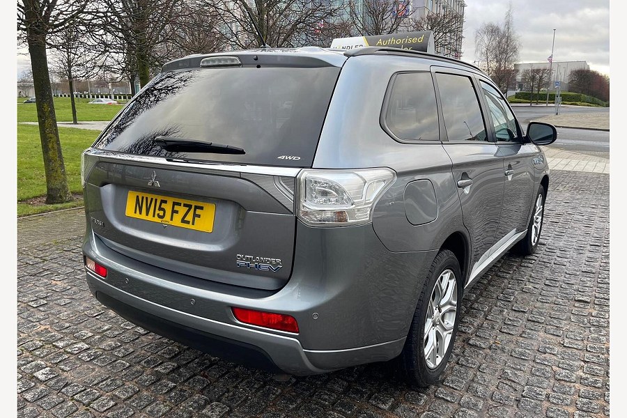 2015 Mitsubishi Outlander photo 11