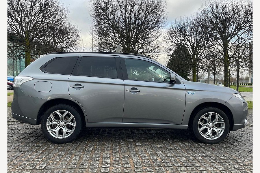 2015 Mitsubishi Outlander photo 10