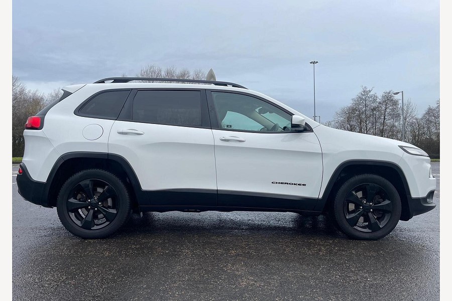 2016 Jeep Cherokee photo 8