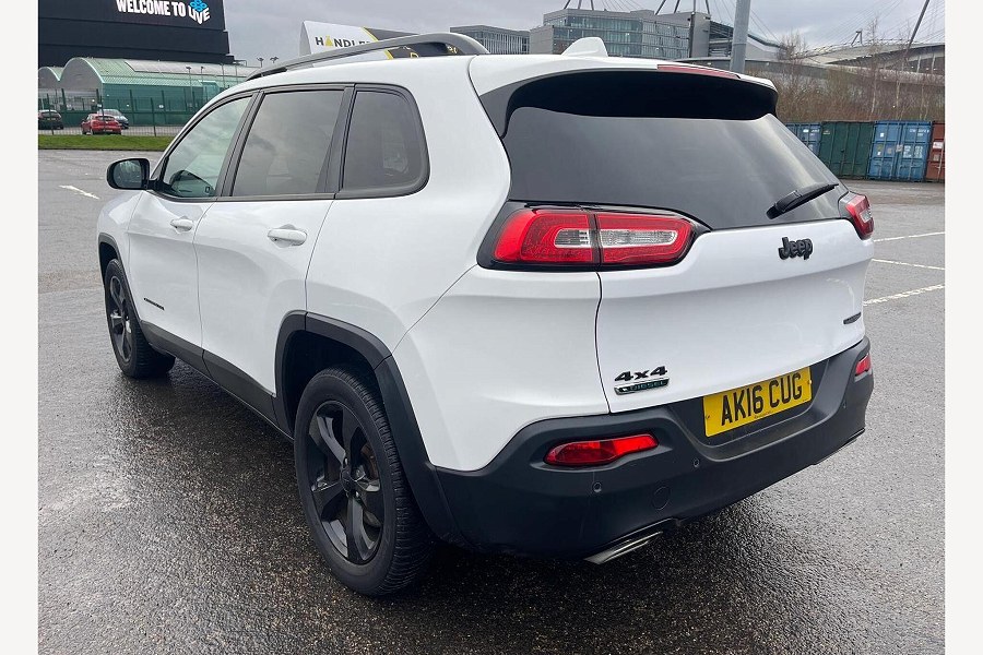 2016 Jeep Cherokee photo 5