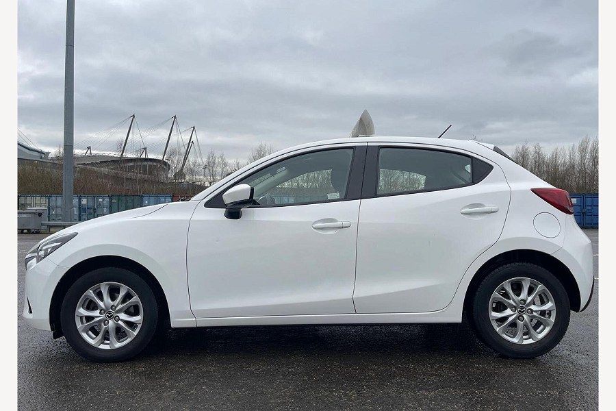 2019 Mazda Mazda2 photo 3