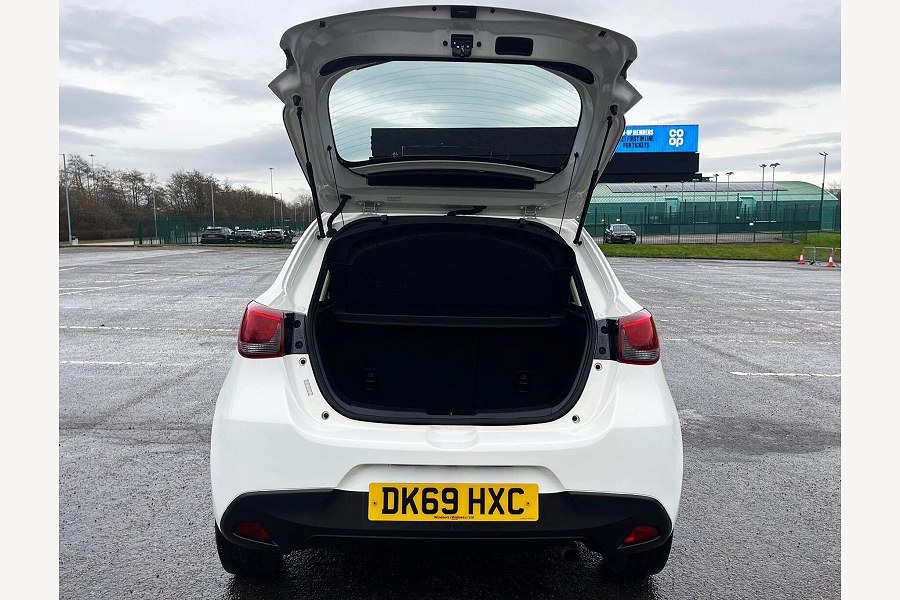 2019 Mazda Mazda2 photo 13