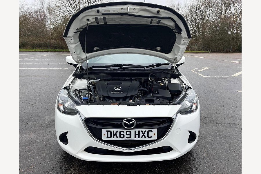 2019 Mazda Mazda2 photo 12