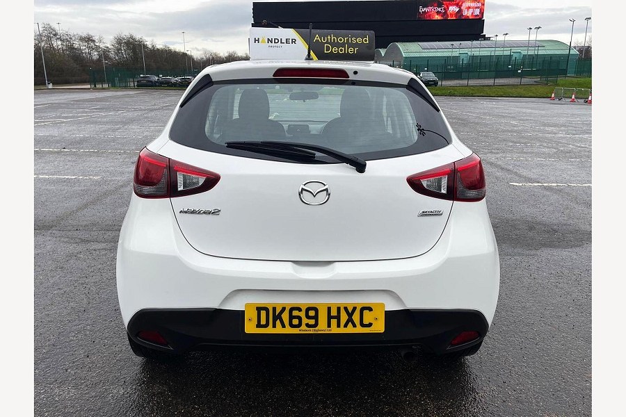 2019 Mazda Mazda2 photo 11