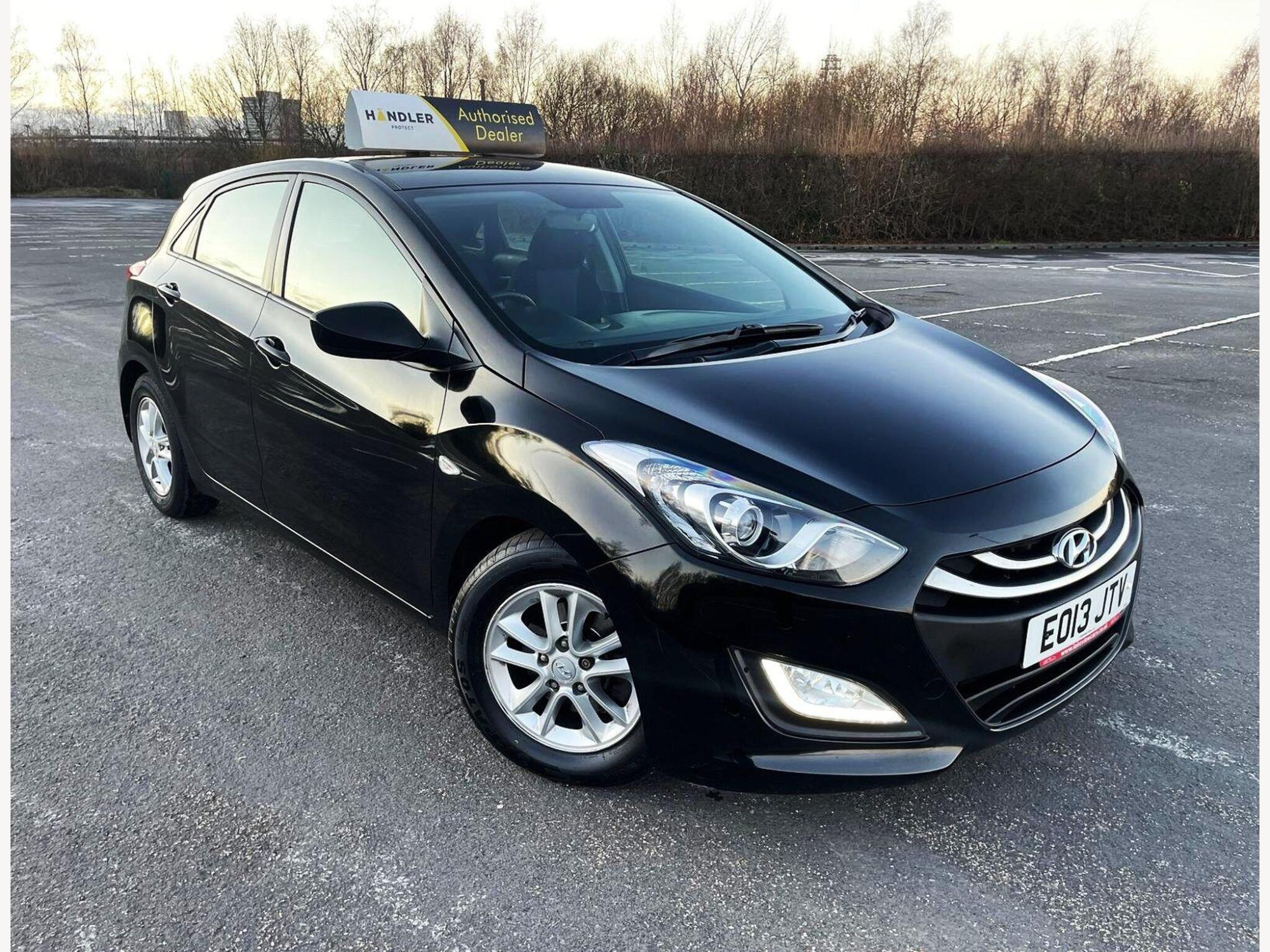 2013 Hyundai i30 1.6 CRDi Active Auto Euro 5 5dr for sale at Bros Motors