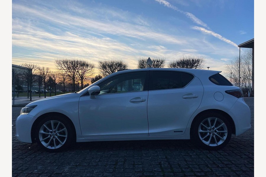 2011 Lexus CT photo 4