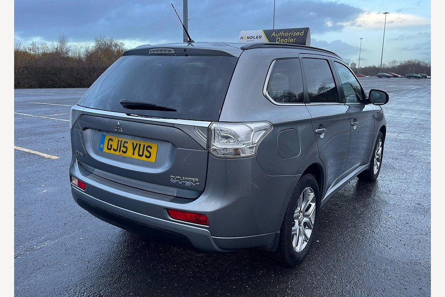2015 Mitsubishi Outlander photo 9