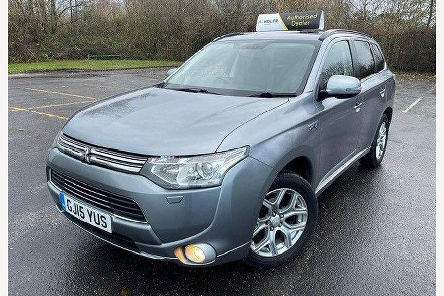 2015 Mitsubishi Outlander photo 3