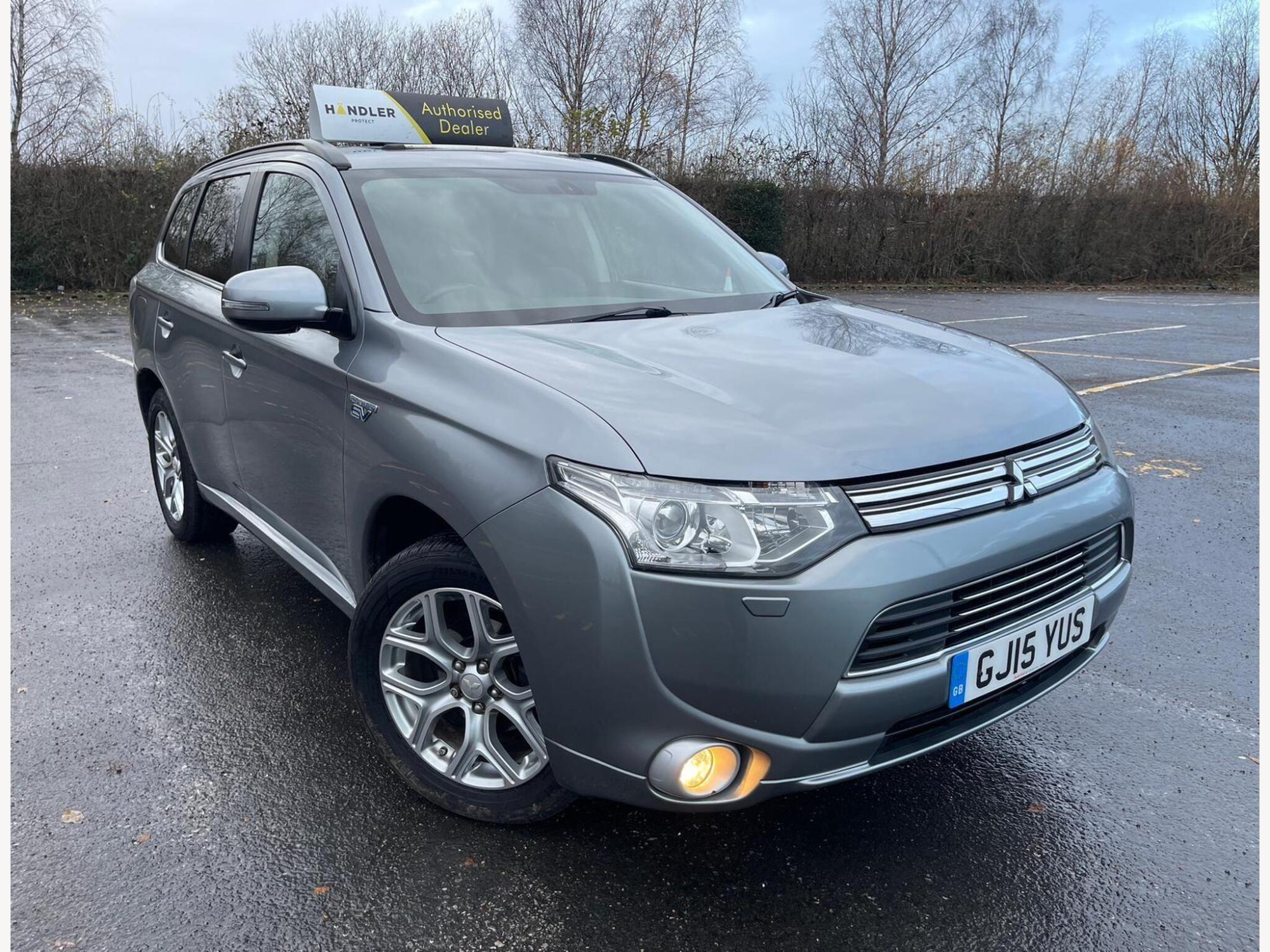 2015 Mitsubishi Outlander 2.0h 12kWh GX4h SUV 5dr Petrol Plug-in Hybrid CVT 4WD Euro 5 (s/s) (200 ps) for sale at Bros Motors
