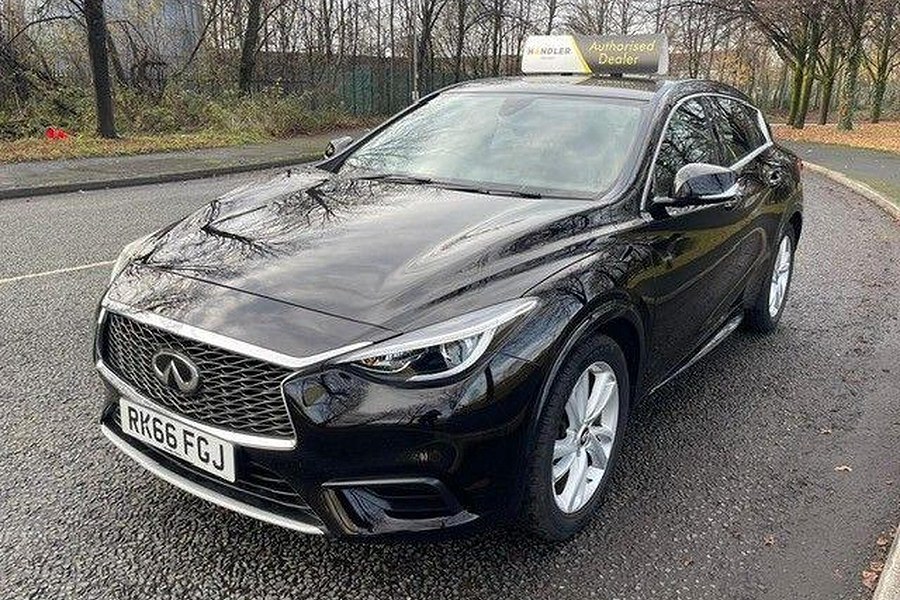 2016 Infiniti Q30 photo 6