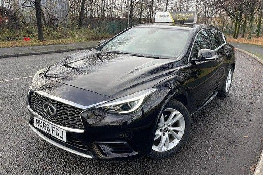 2016 Infiniti Q30 photo 3