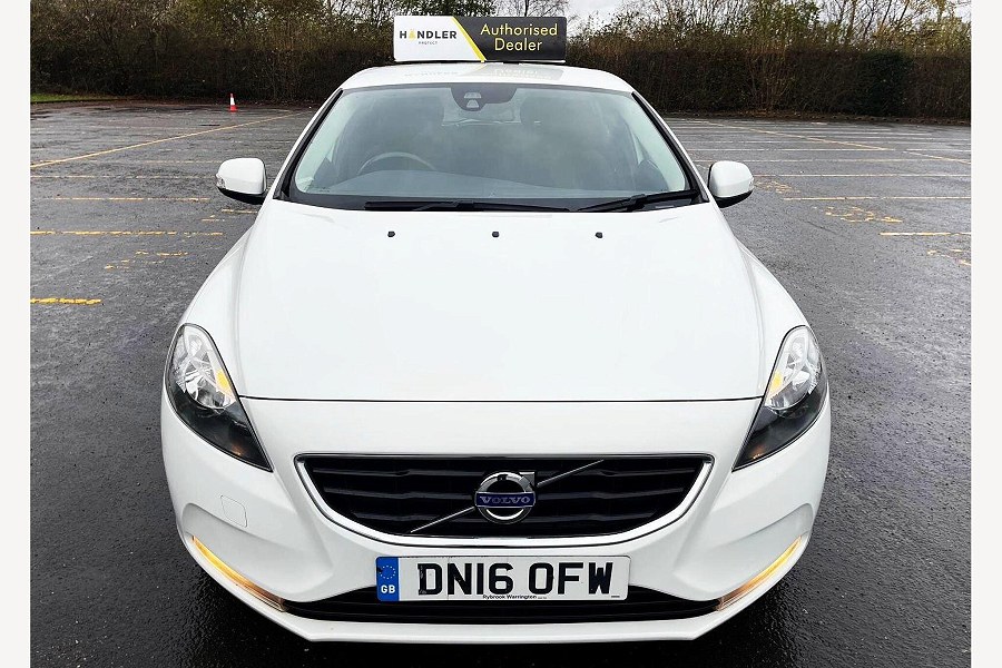 Volvo V40 photo 2