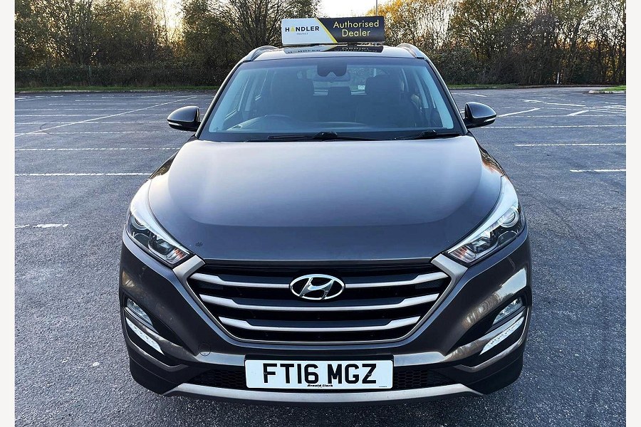 Hyundai TUCSON photo 2