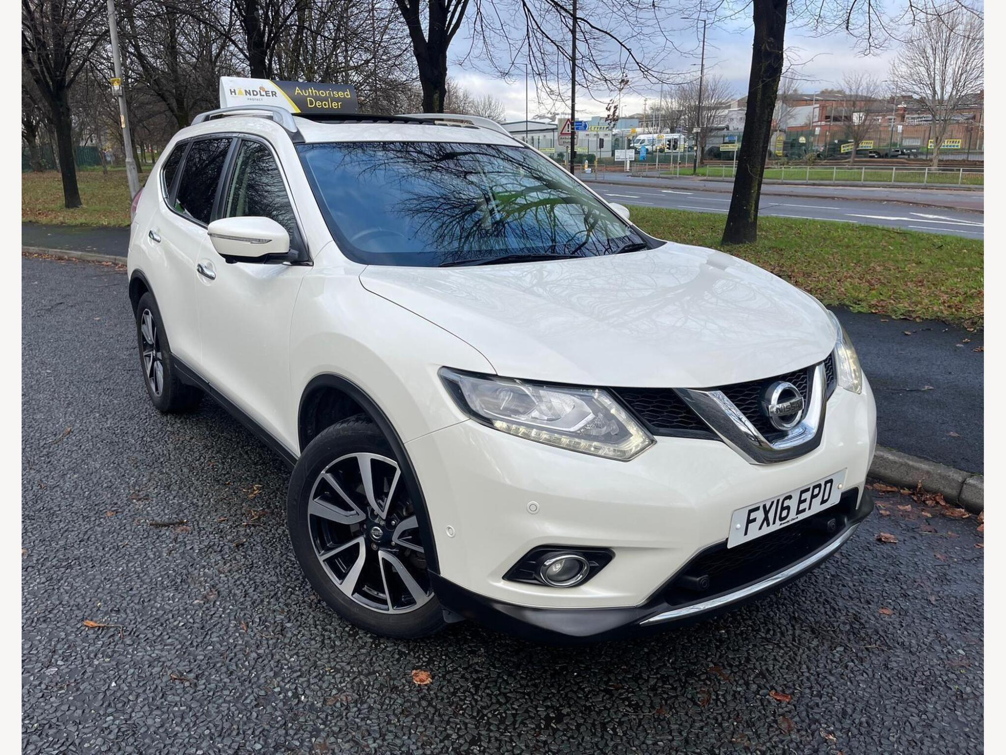 2016 Nissan X-Trail 1.6 dCi Tekna SUV 5dr Diesel XTRON Euro 6 (s/s) (130 ps) for sale at Bros Motors
