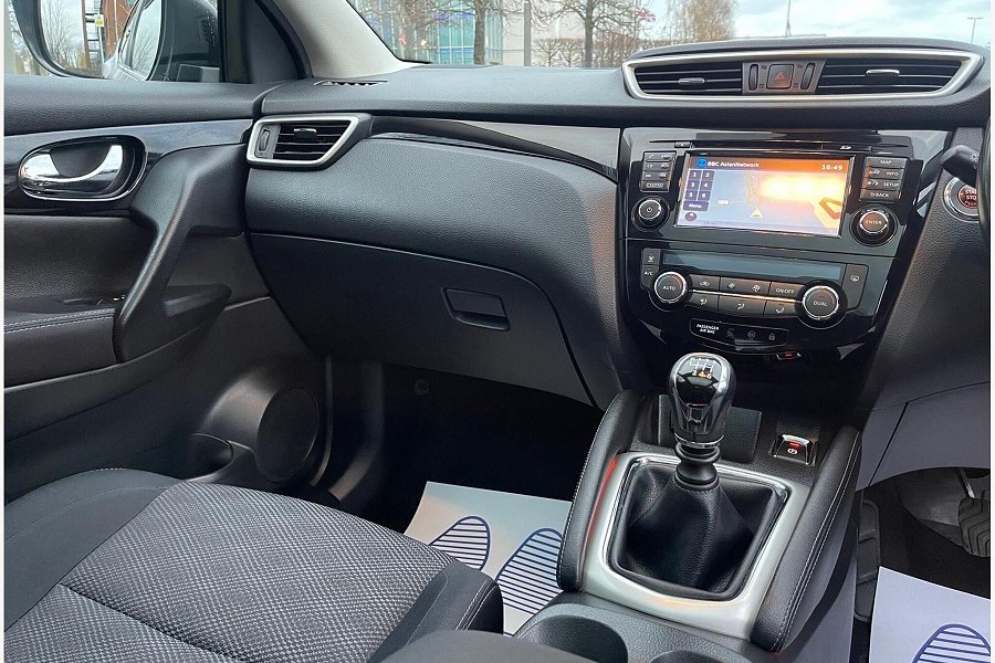 2015 Nissan Qashqai photo 14