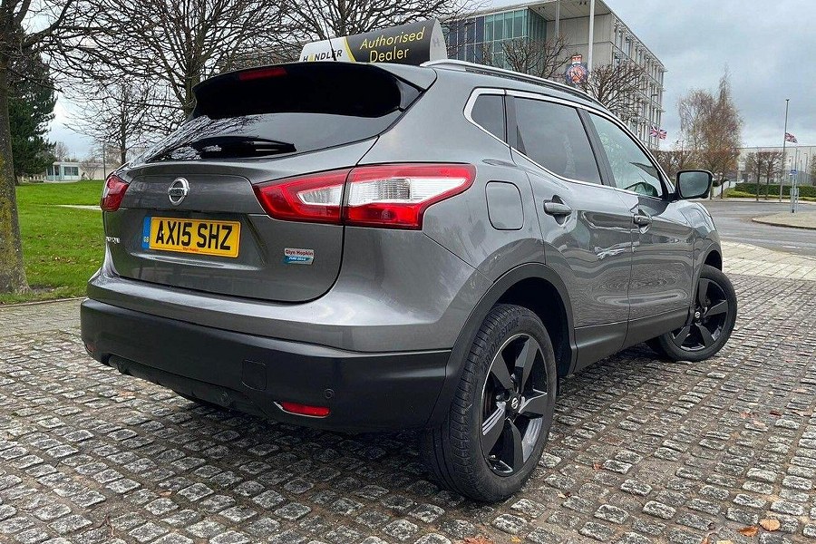 2015 Nissan Qashqai photo 9