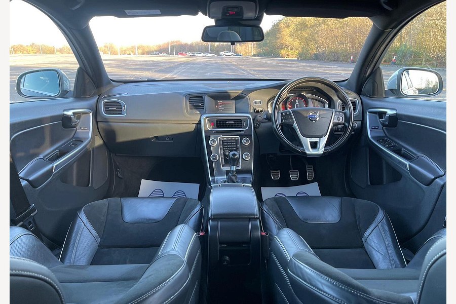 2015 Volvo V60 photo 14