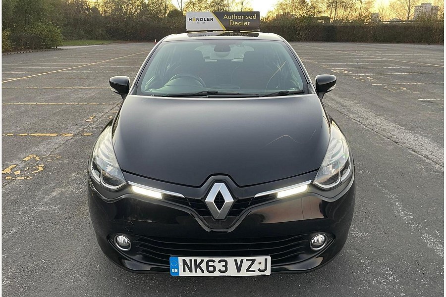 Renault Clio photo 2