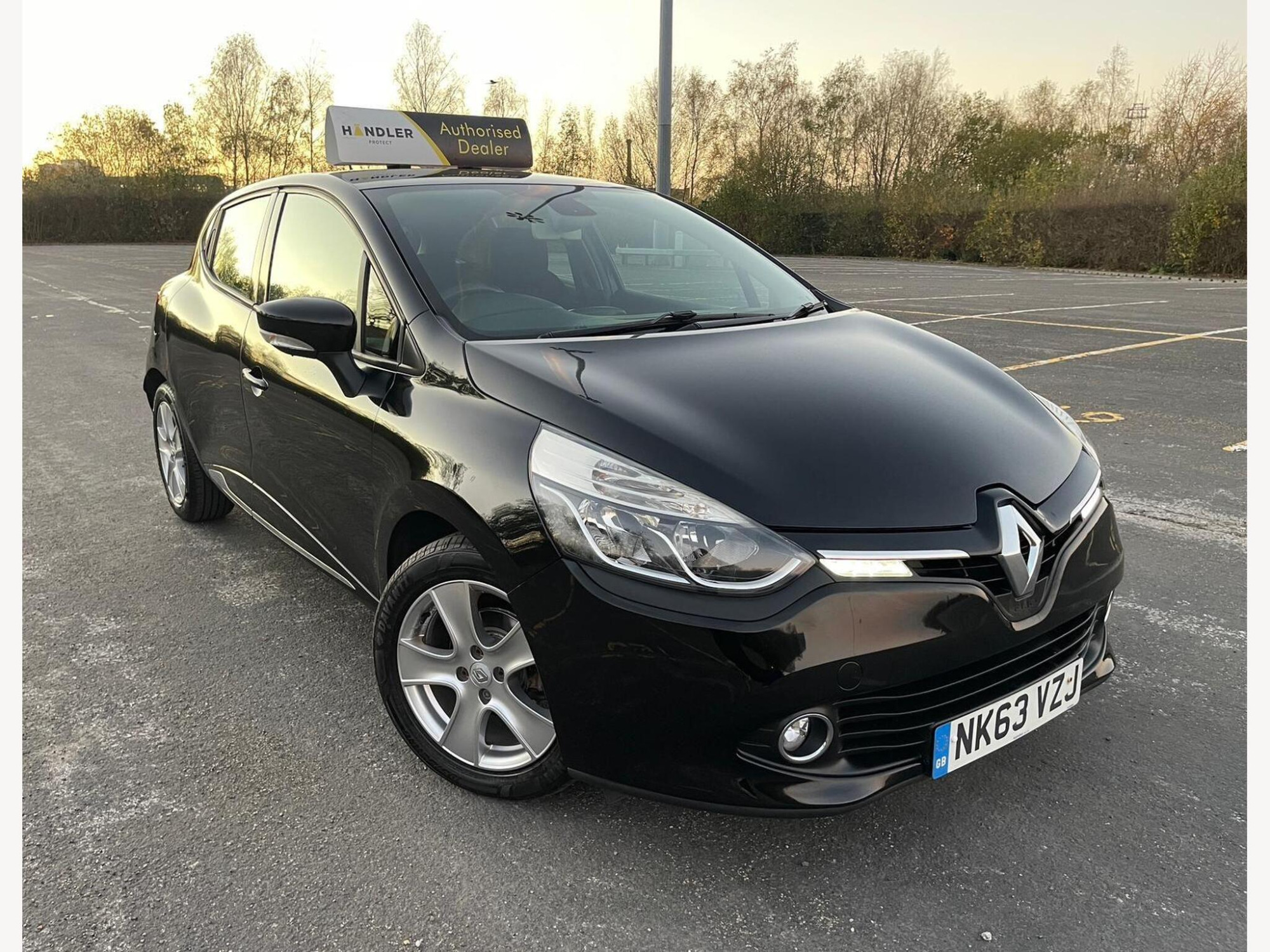 2013 Renault Clio 1.2 16V Dynamique MediaNav Hatchback 5dr Petrol Manual Euro 5 (75 ps) for sale at Bros Motors