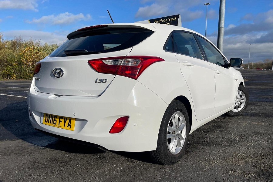 2016 Hyundai i30 photo 12
