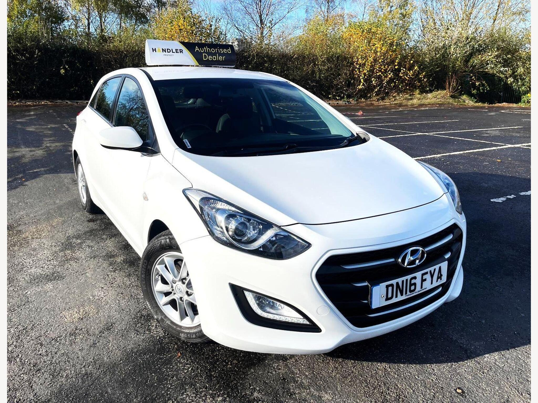 2016 Hyundai i30 1.6 CRDi Blue Drive SE Euro 6 (s/s) 5dr for sale at Bros Motors