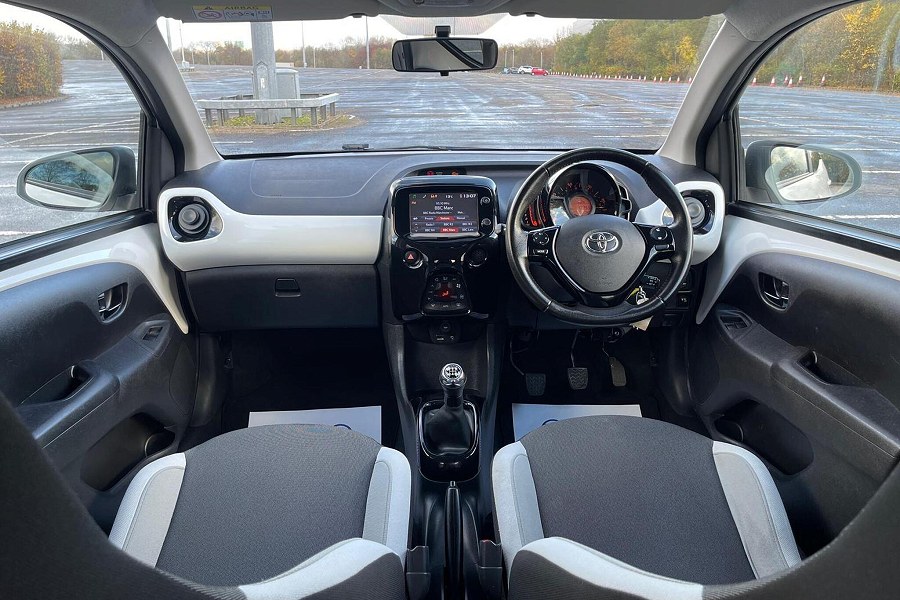 2017 Toyota AYGO photo 14