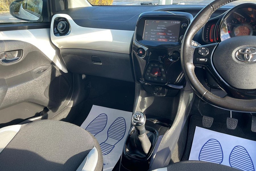 2017 Toyota AYGO photo 13