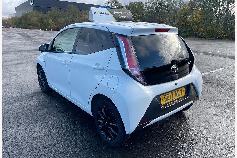 2017 Toyota AYGO photo 7