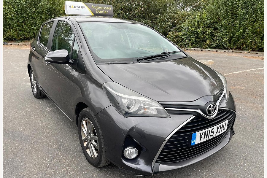 2015 Toyota Yaris photo 8