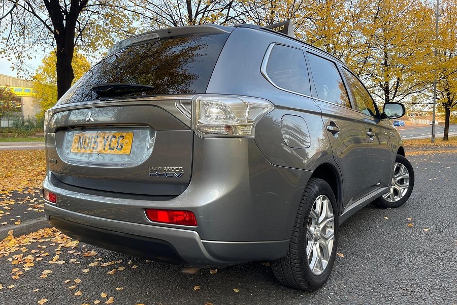 2015 Mitsubishi Outlander photo 12