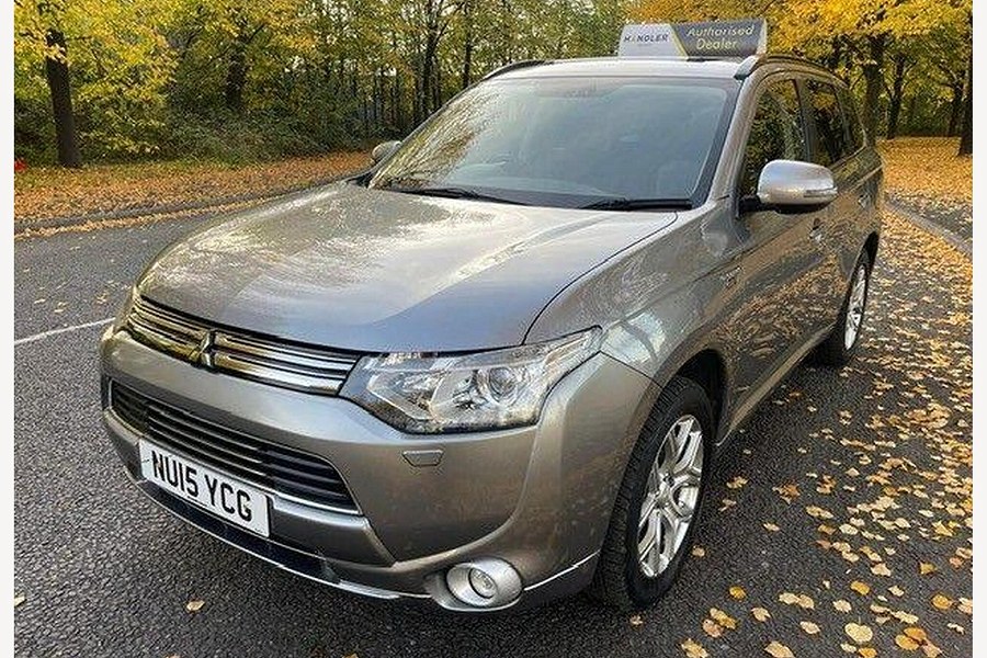 2015 Mitsubishi Outlander photo 3
