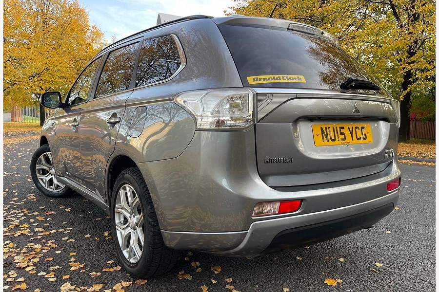 2015 Mitsubishi Outlander photo 10